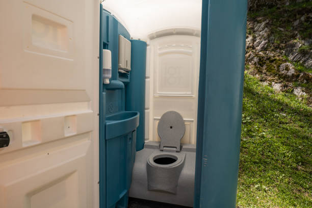 Best Restroom Trailer for Weddings  in Pantops, VA